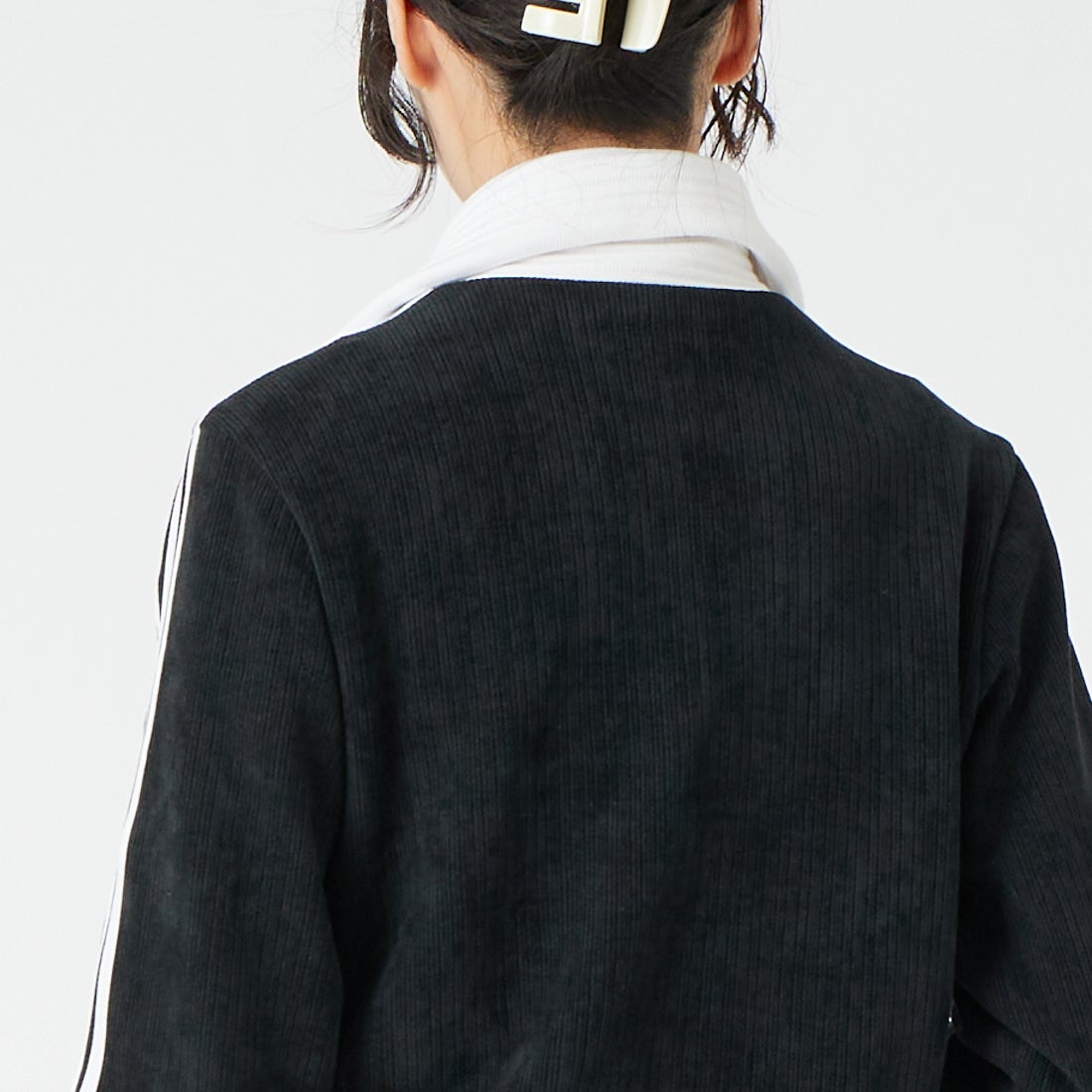 adidas Originals [アディダス オリジナルス] JENNIEコラボ トラックトップ [CC800] LD8924 &&モデル身長：162cm 着用サイズ：M&&