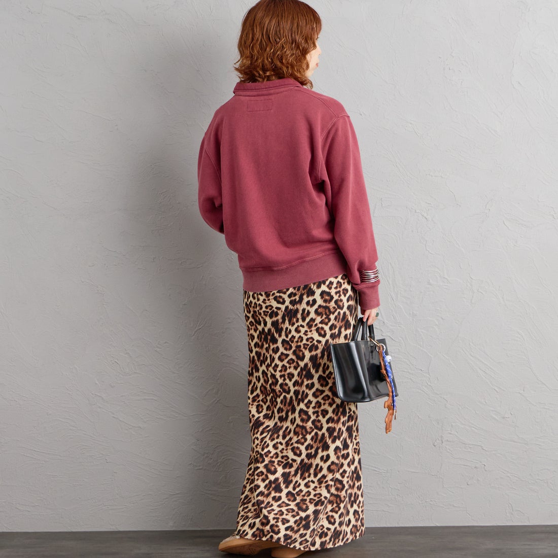 UNIVERSAL OVERALL [ユニバーサルオーバーオール] 別注 ハーフジップポロスウェット [U2632206IN-JF] BURGUNDY &&モデル身長：158cm 着用サイズ：F&&
