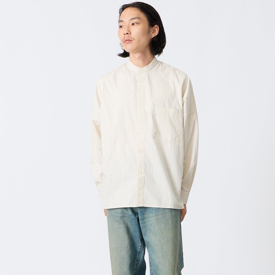 SLICK [スリック] ドビーピンストライプ オーバーサイズバンドカラーシャツ [5120313] 900 WHITE &&モデル身長：175cm 着用サイズ：1&&
