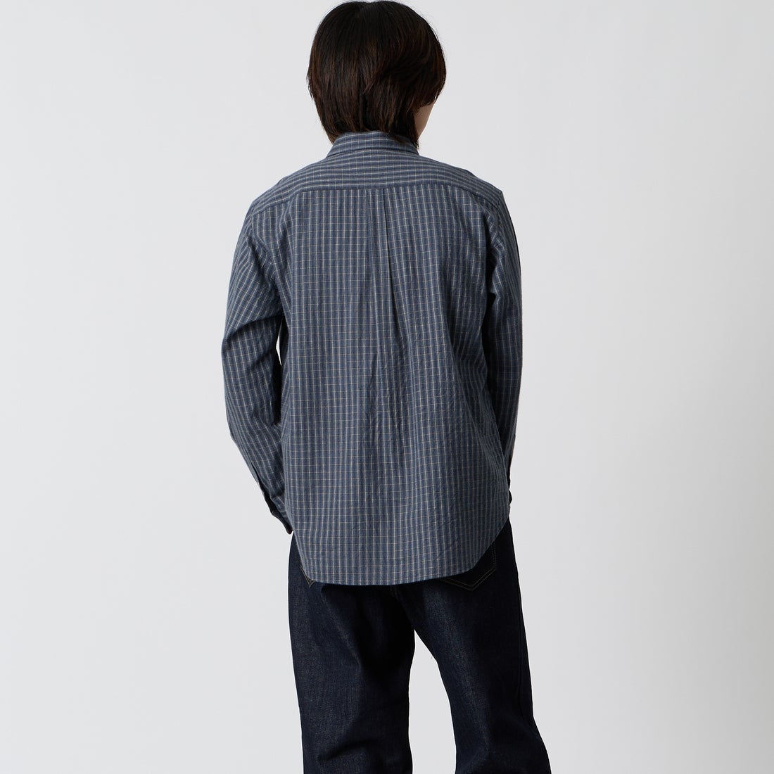 MANUAL ALPHABET [マニュアルアルファベット] ブラッシュドツイルチェック レギュラーカラーシャツ [MA-S-855] NVY/GRY &&モデル身長：177cm 着用サイズ：2&&
