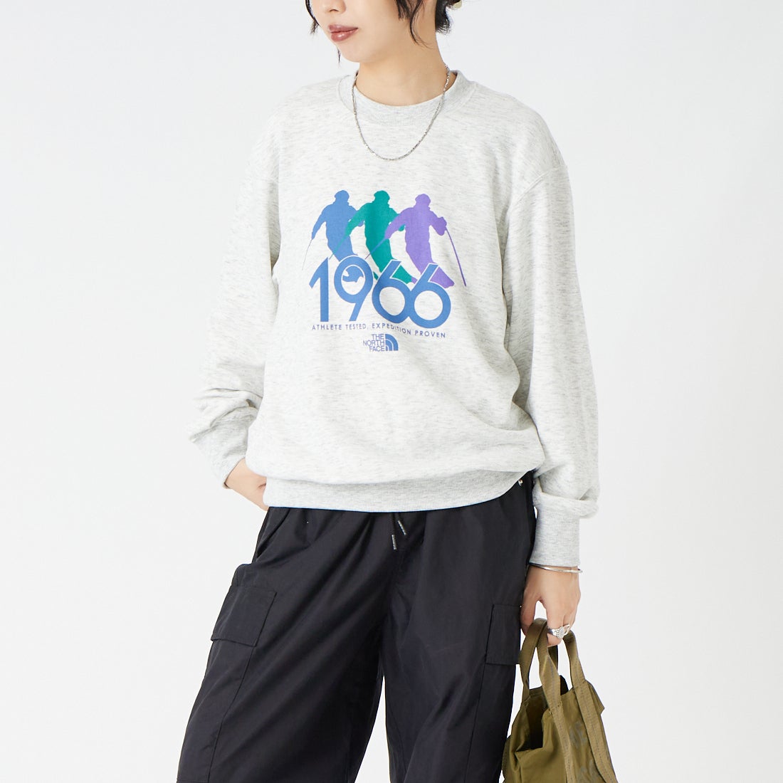 THE NORTH FACE [ザ ノースフェイス] スキーグラフィックスウェットクルー [NT62686] WX &&モデル身長：162cm 着用サイズ：S&&