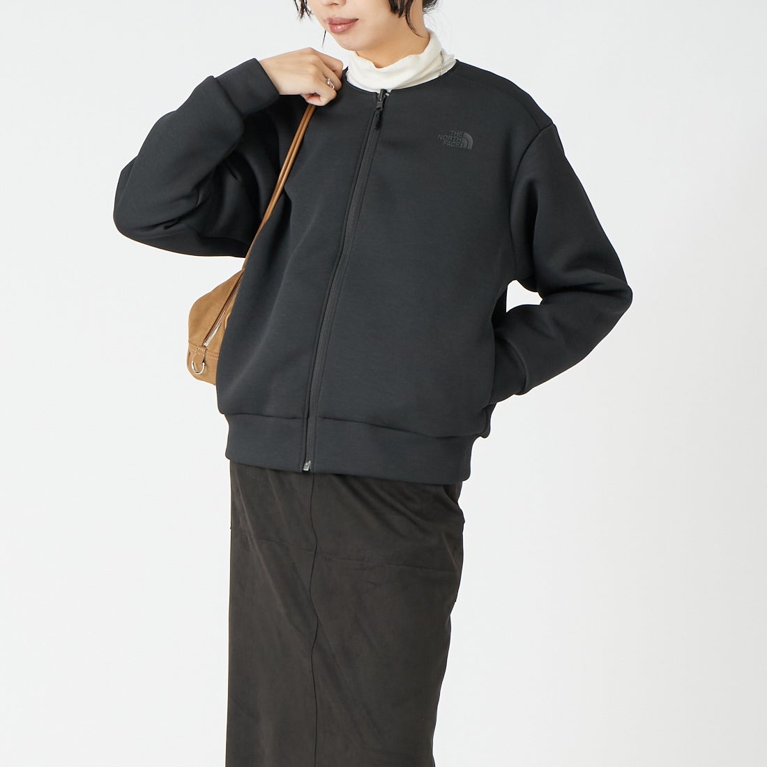 THE NORTH FACE [ザ ノースフェイス] リバーシブルテックエアー ラウンドネックジャケット [NTW62580] K &&モデル身長：162cm 着用サイズ：M&&