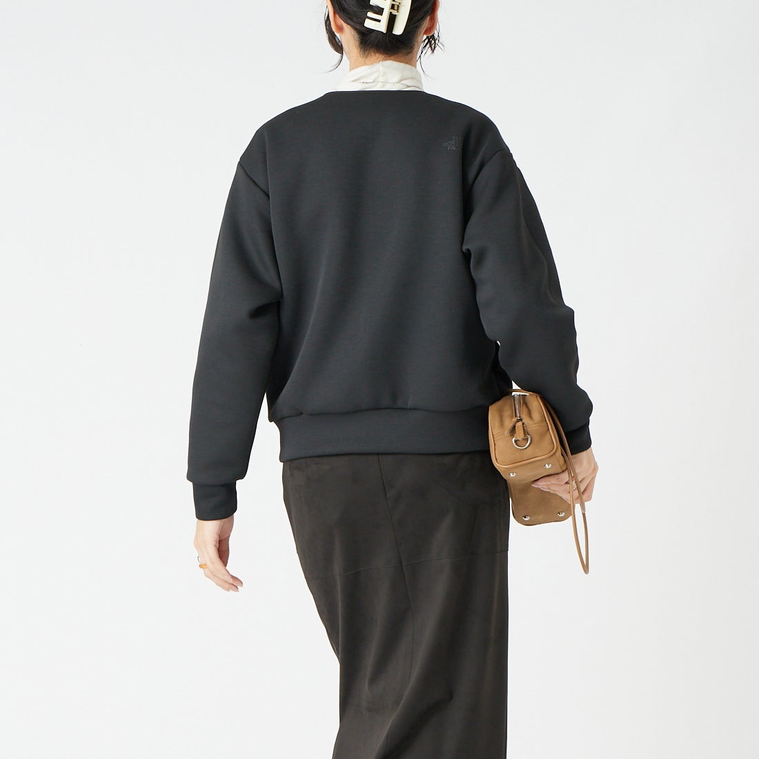 THE NORTH FACE [ザ ノースフェイス] リバーシブルテックエアー ラウンドネックジャケット [NTW62580] K &&モデル身長：162cm 着用サイズ：M&&