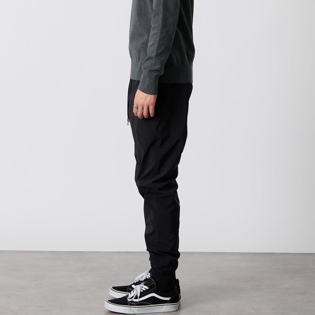 TATRAS [タトラス] MARIANO/マリアーノ パンツ [MCKA0601103588] BLACK &&モデル身長：177cm 着用サイズ：2&&