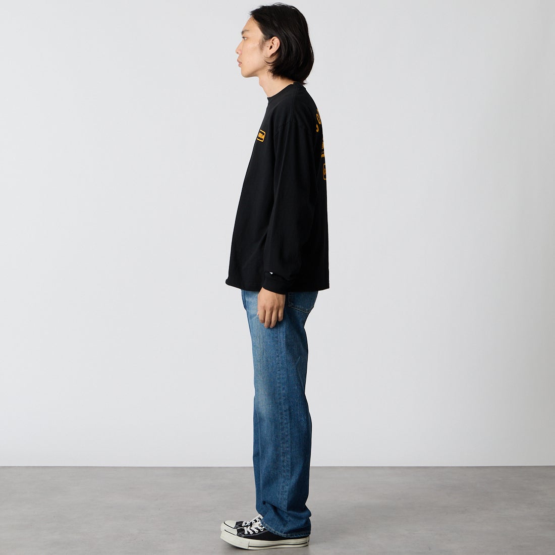 The Endless Summer [エンドレスサマー] GOOD TIME フロッキープリントロングスリーブTシャツ [1280-26774312] 01 BLACK &&モデル身長：175cm 着用サイズ：M&&