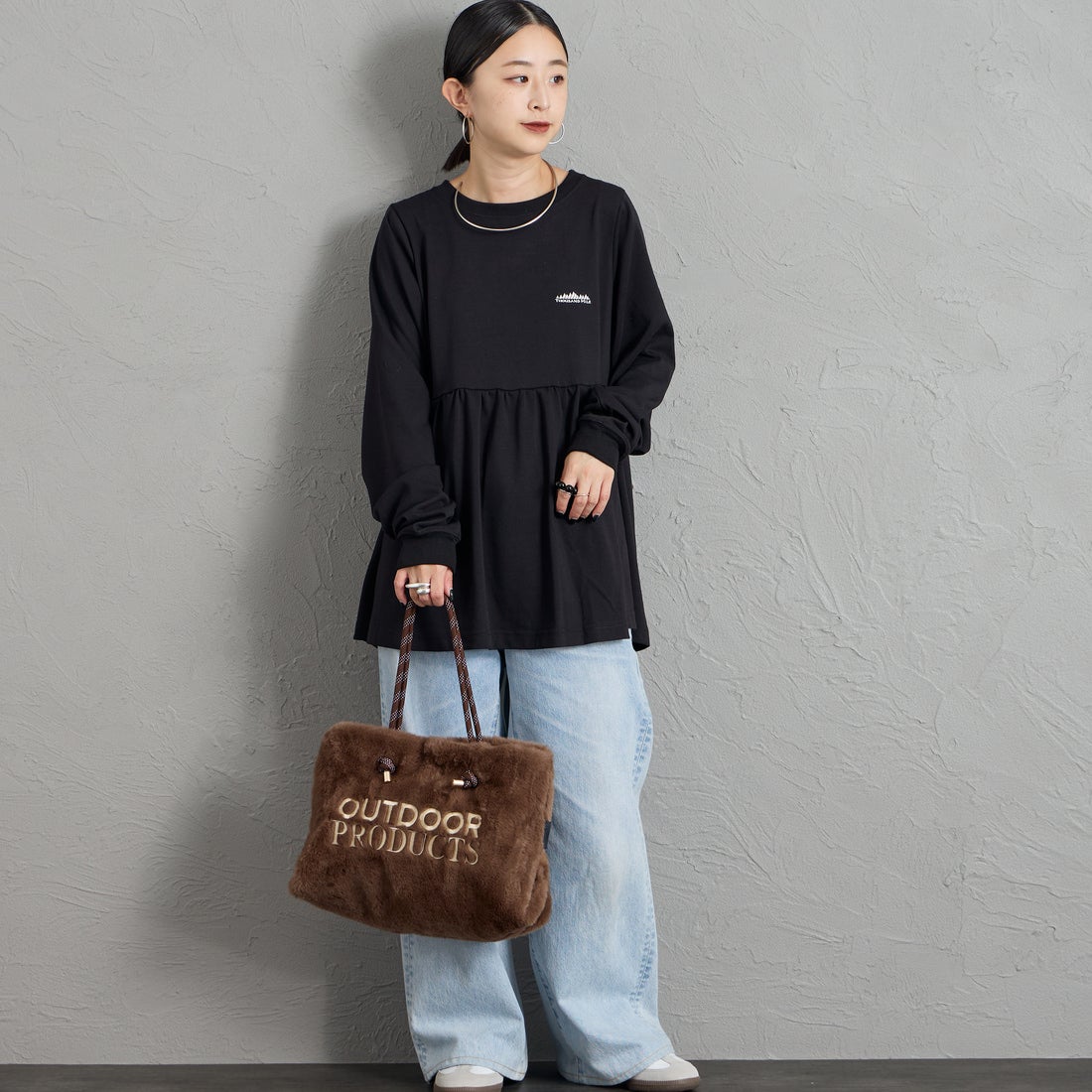 THOUSAND MILE [サウザンド マイル] ウエストギャザー ロングスリーブTシャツ [TM262TC00072] 09 BLACK &&モデル身長：150cm 着用サイズ：F&&