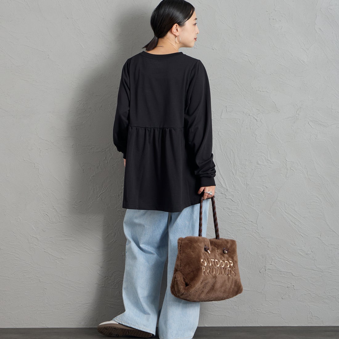 THOUSAND MILE [サウザンド マイル] ウエストギャザー ロングスリーブTシャツ [TM262TC00072] 09 BLACK &&モデル身長：150cm 着用サイズ：F&&