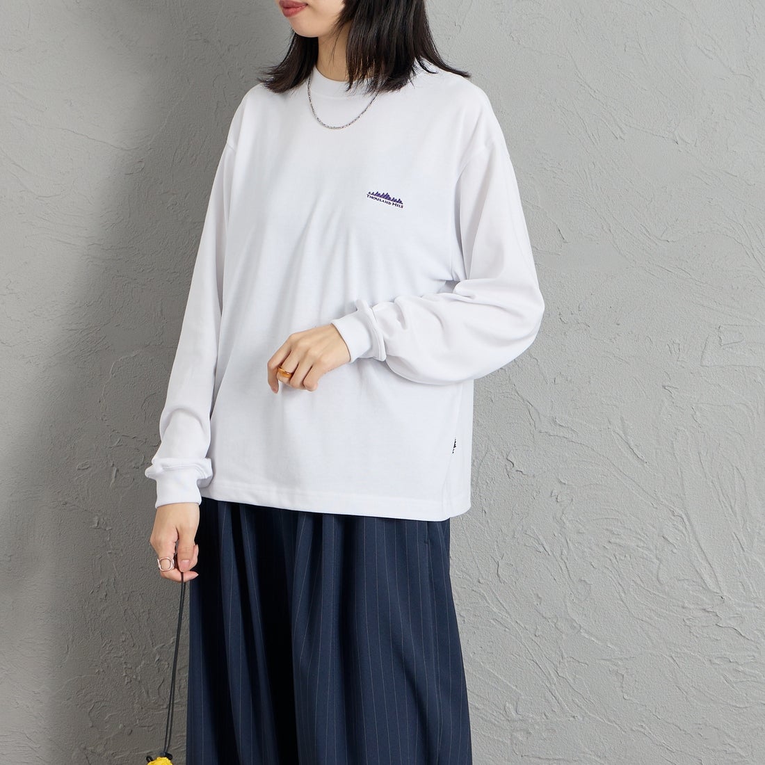 THOUSAND MILE [サウザンド マイル] ロングスリーブTシャツ [TM262TC00060] 01 WHITE &&モデル身長：162cm 着用サイズ：S&&