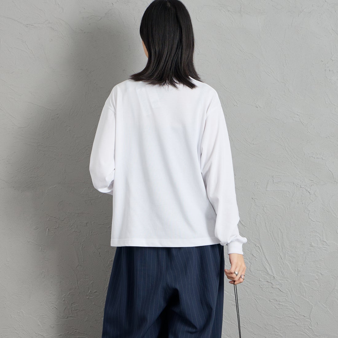 THOUSAND MILE [サウザンド マイル] ロングスリーブTシャツ [TM262TC00060] 01 WHITE &&モデル身長：162cm 着用サイズ：S&&