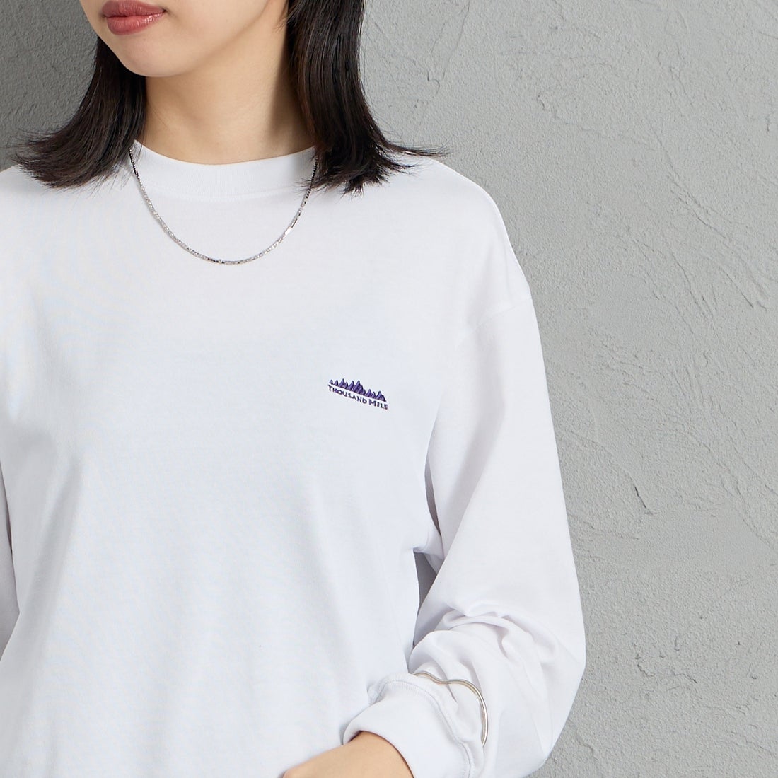 THOUSAND MILE [サウザンド マイル] ロングスリーブTシャツ [TM262TC00060] 01 WHITE &&モデル身長：162cm 着用サイズ：S&&