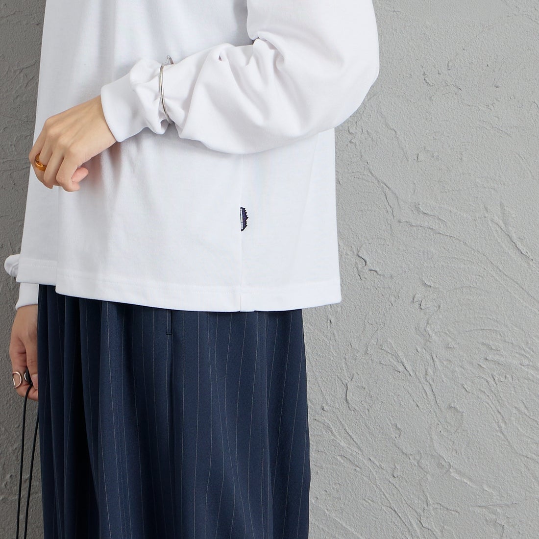 THOUSAND MILE [サウザンド マイル] ロングスリーブTシャツ [TM262TC00060] 01 WHITE &&モデル身長：162cm 着用サイズ：S&&