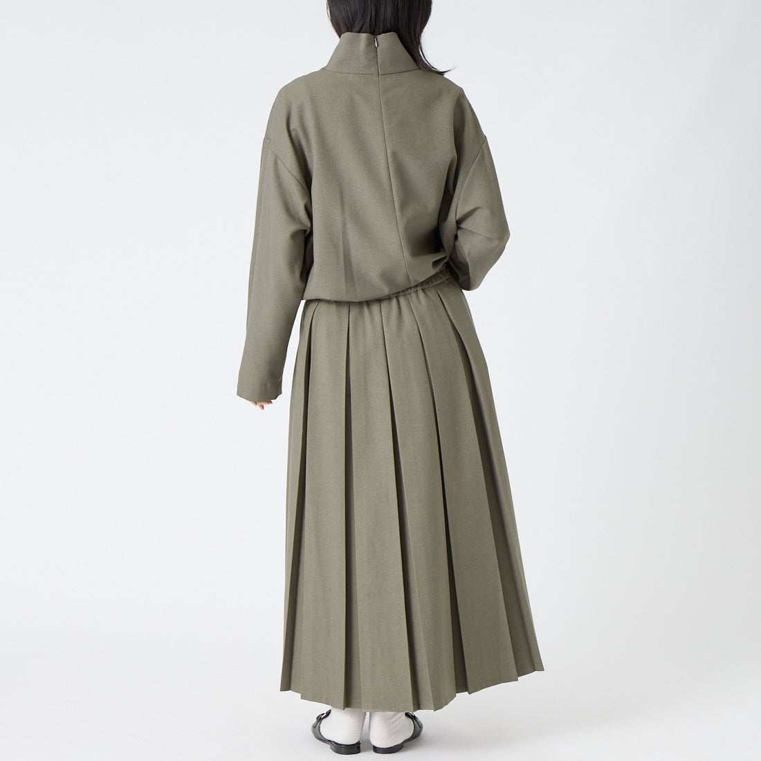 USINE [ユジーヌ] ボックスプリーツスカート [21269057] ﾗｲﾄｶｰｷ &&モデル身長：162cm 着用サイズ：36&&