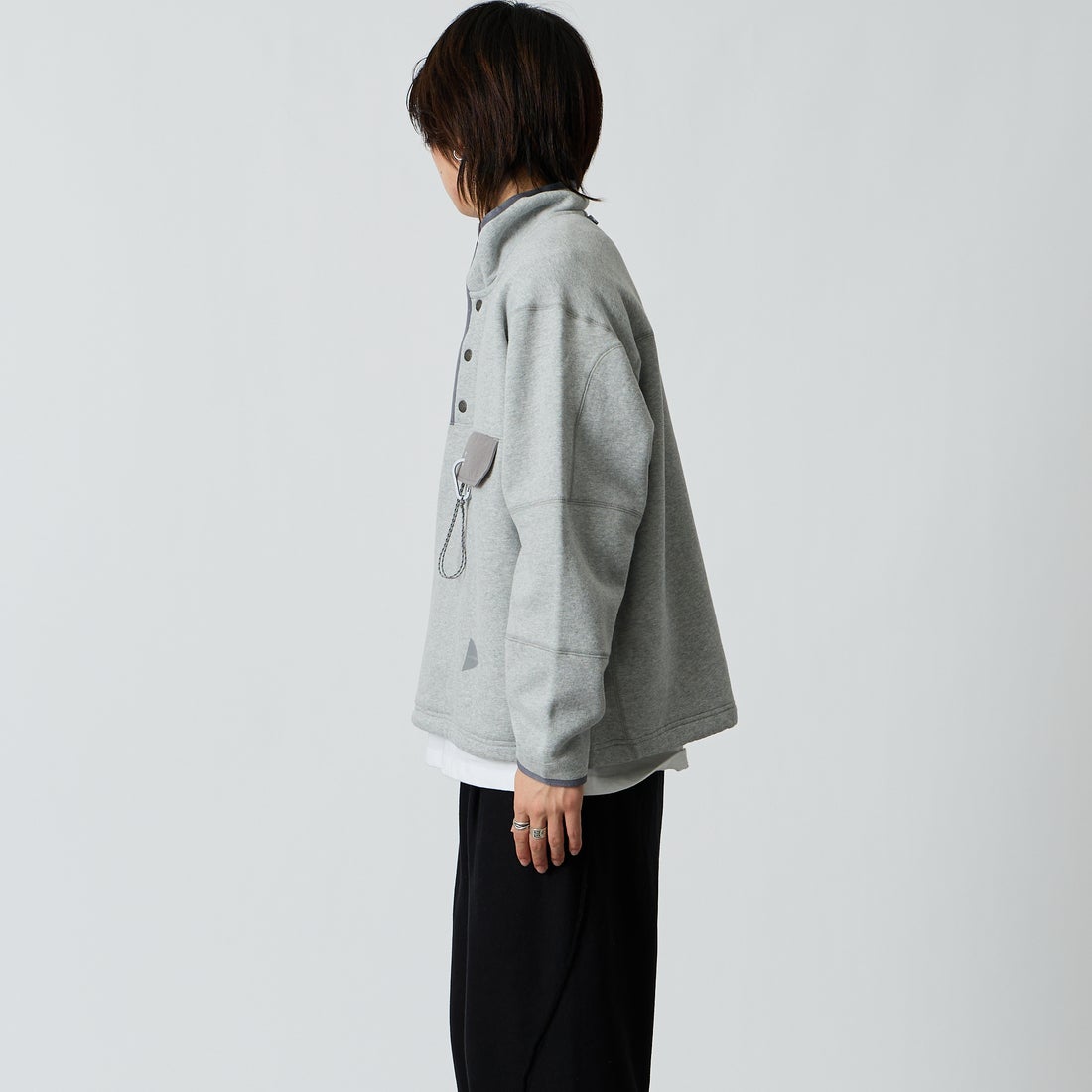and wander [アンドワンダー] スウェットプルオーバー [5746284086] L.GRAY &&モデル身長：177cm 着用サイズ：M&&