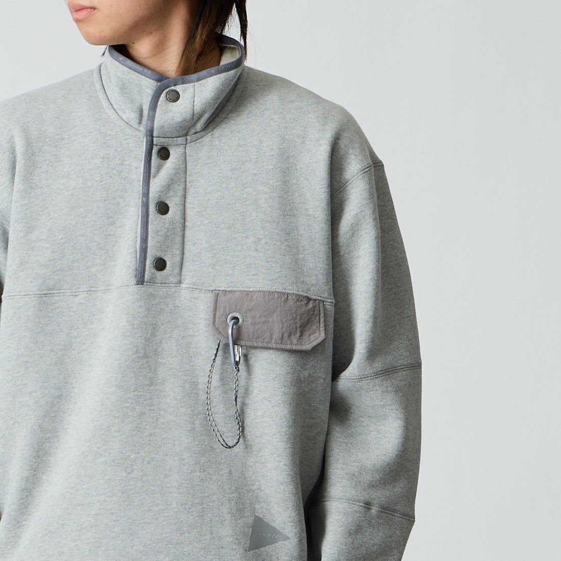 and wander [アンドワンダー] スウェットプルオーバー [5746284086] L.GRAY &&モデル身長：177cm 着用サイズ：M&&
