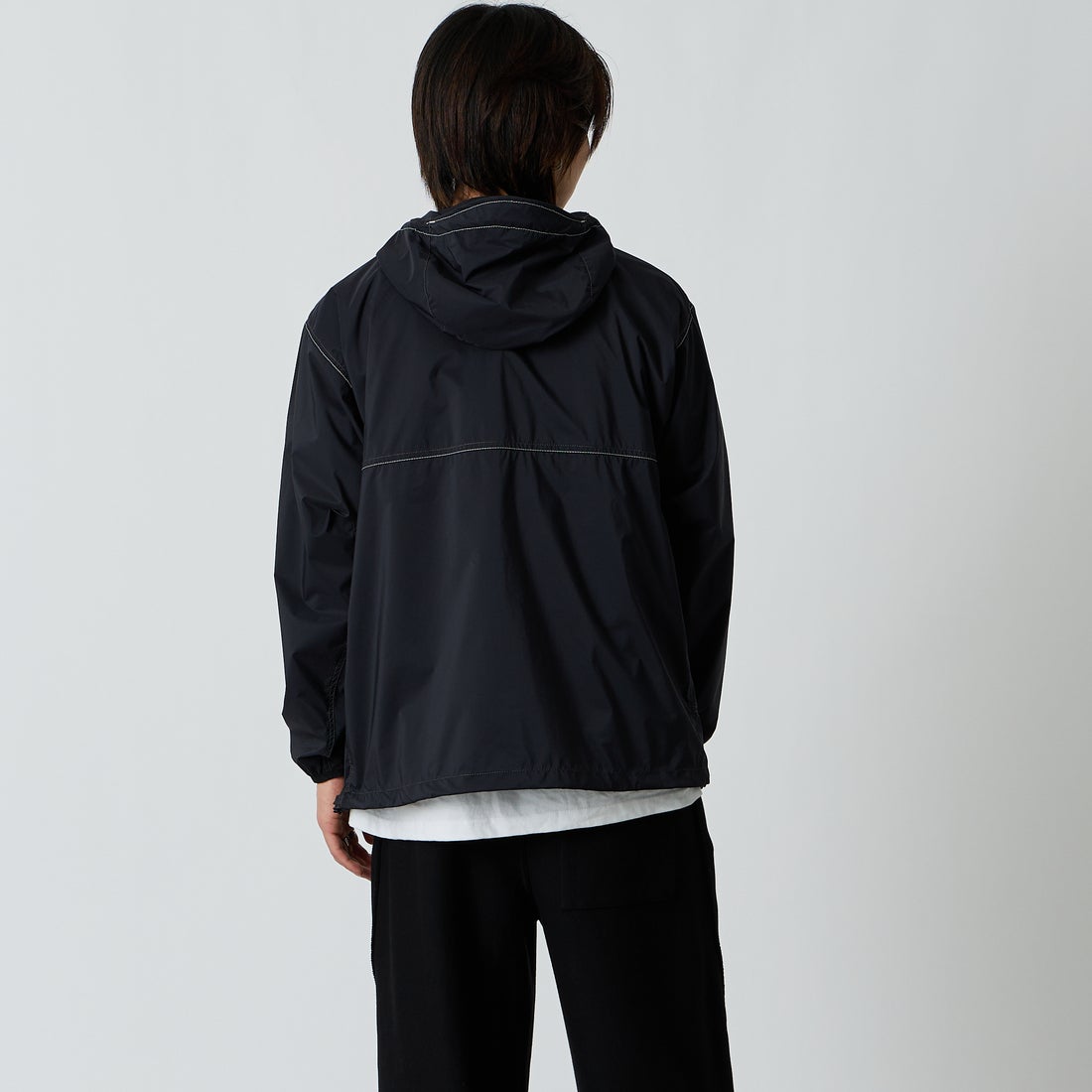 and wander [アンドワンダー] PERTEX ウィンドジャケット [5746921016] BLACK &&モデル身長：177cm 着用サイズ：M&&