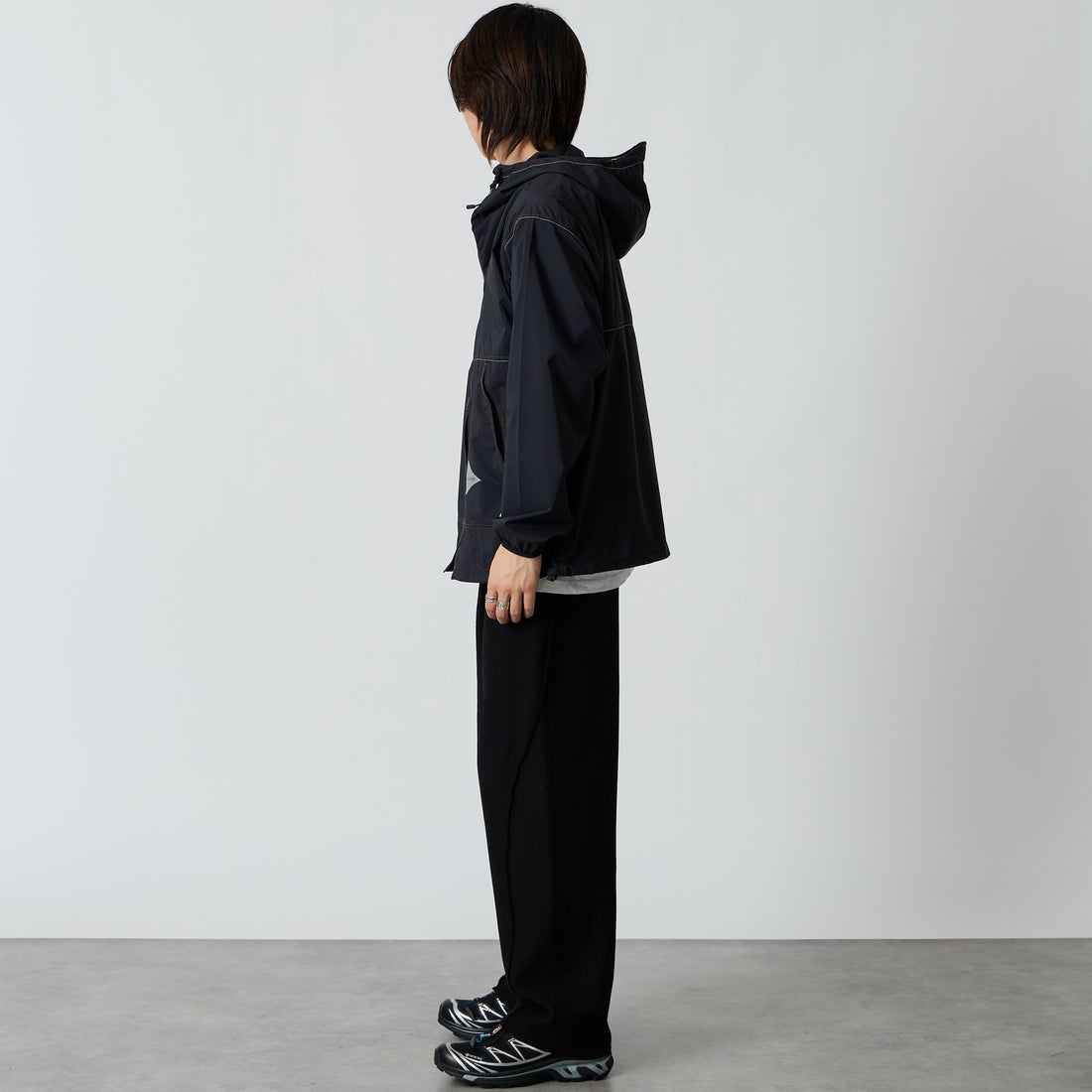 and wander [アンドワンダー] PERTEX ウィンドジャケット [5746921016] BLACK &&モデル身長：177cm 着用サイズ：M&&