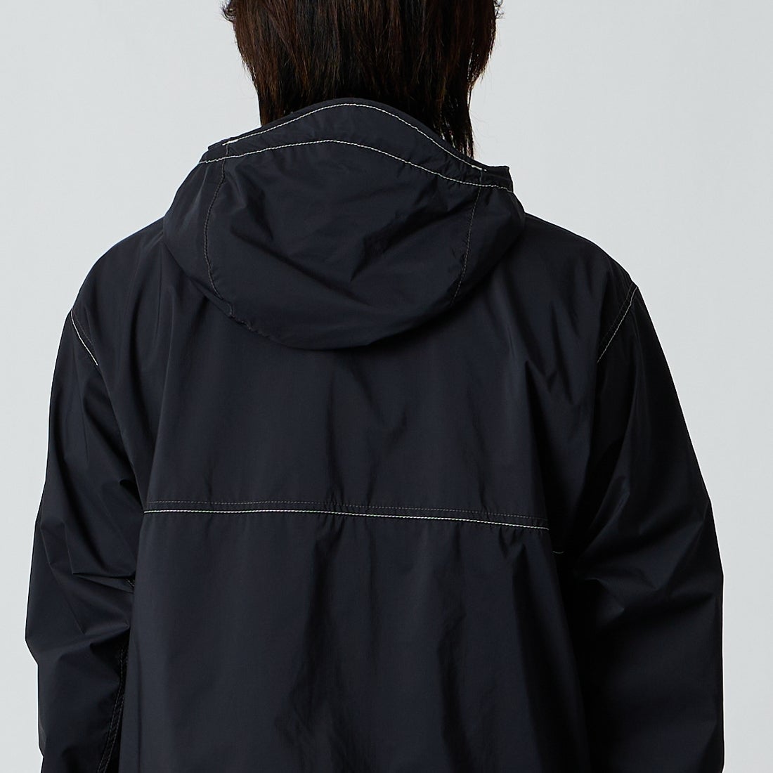 and wander [アンドワンダー] PERTEX ウィンドジャケット [5746921016] BLACK &&モデル身長：177cm 着用サイズ：M&&