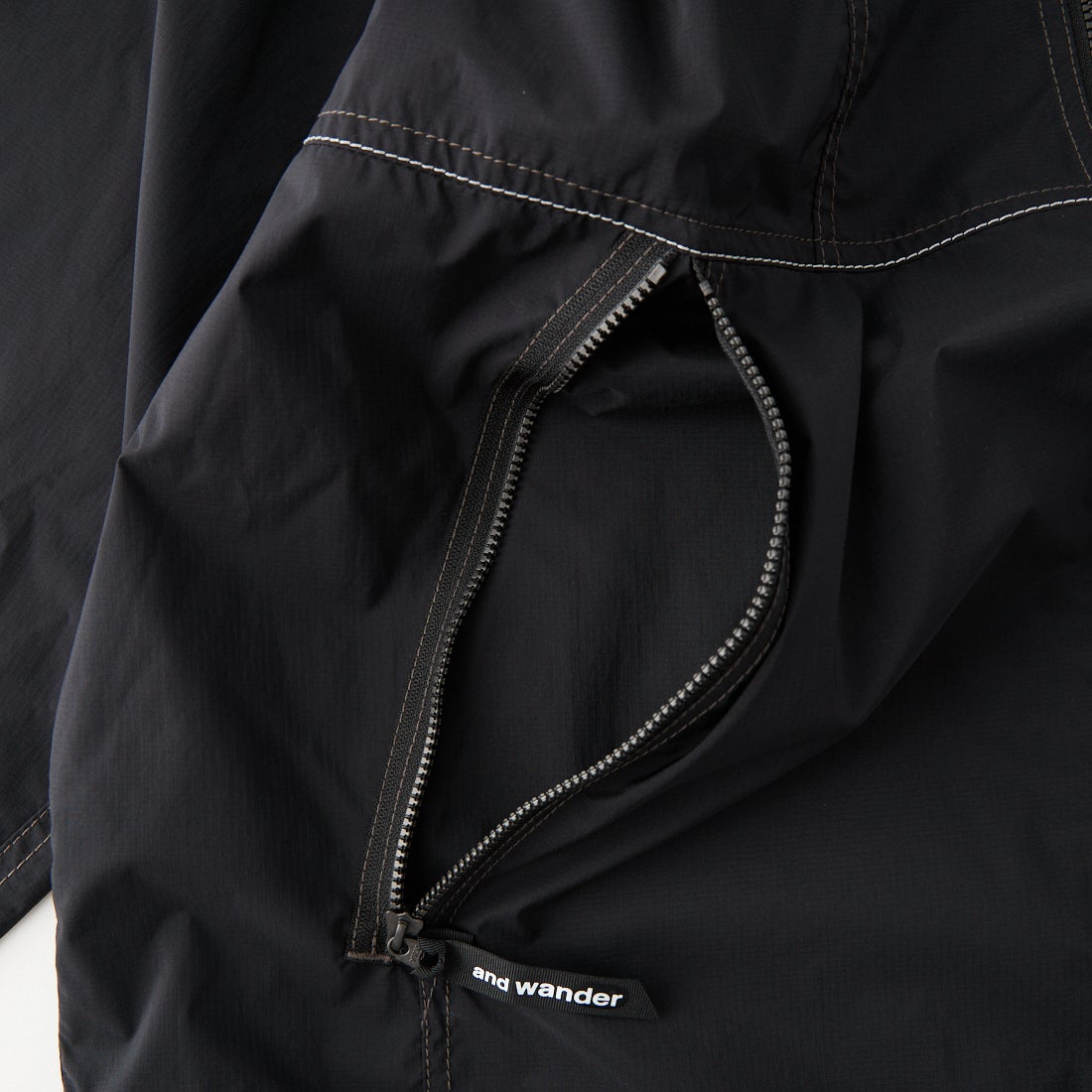 and wander [アンドワンダー] PERTEX ウィンドジャケット [5746921016] BLACK