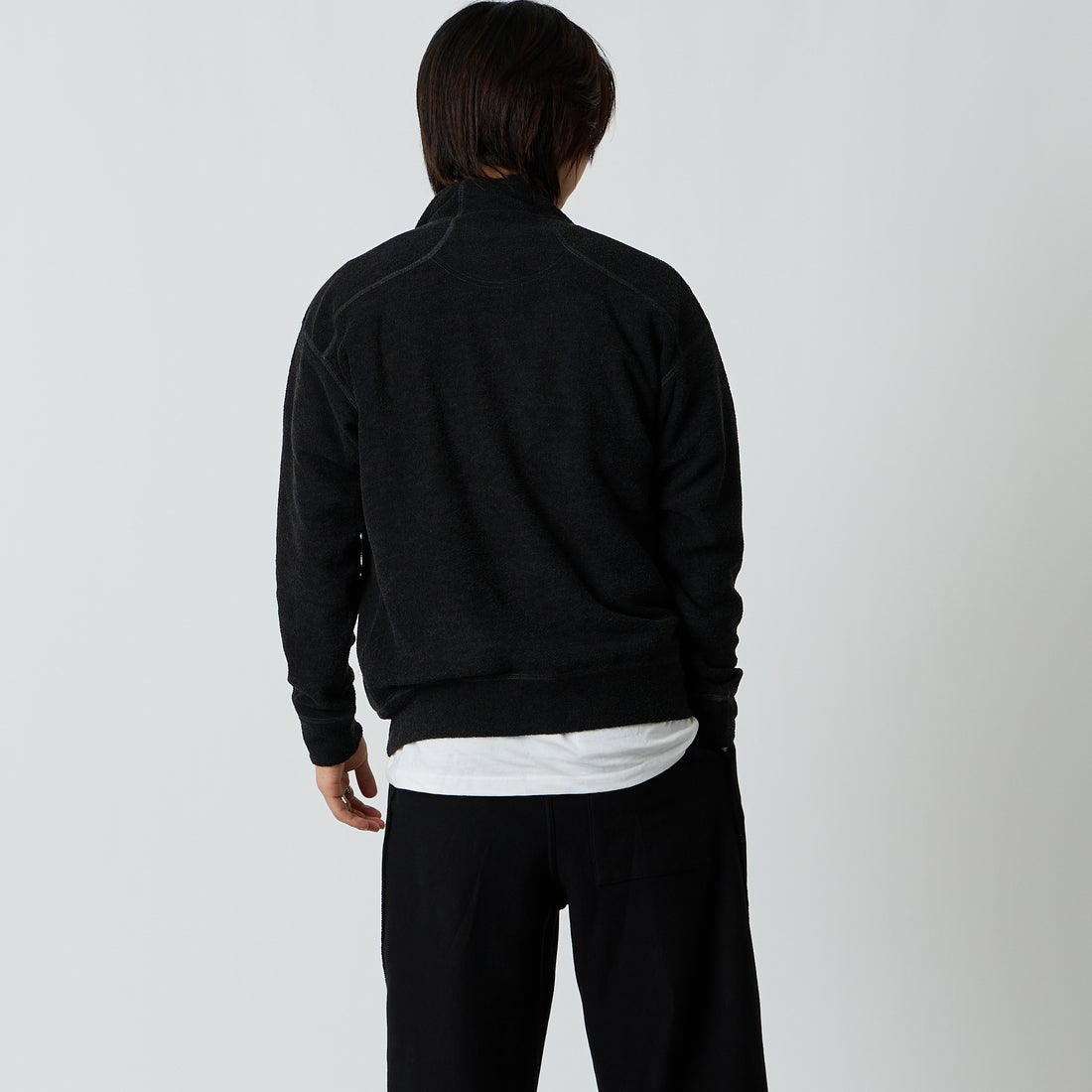 and wander [アンドワンダー] PEウォームパイル スタンドカラージップジャケット [5746284082] BLACK &&モデル身長：177cm 着用サイズ：M&&