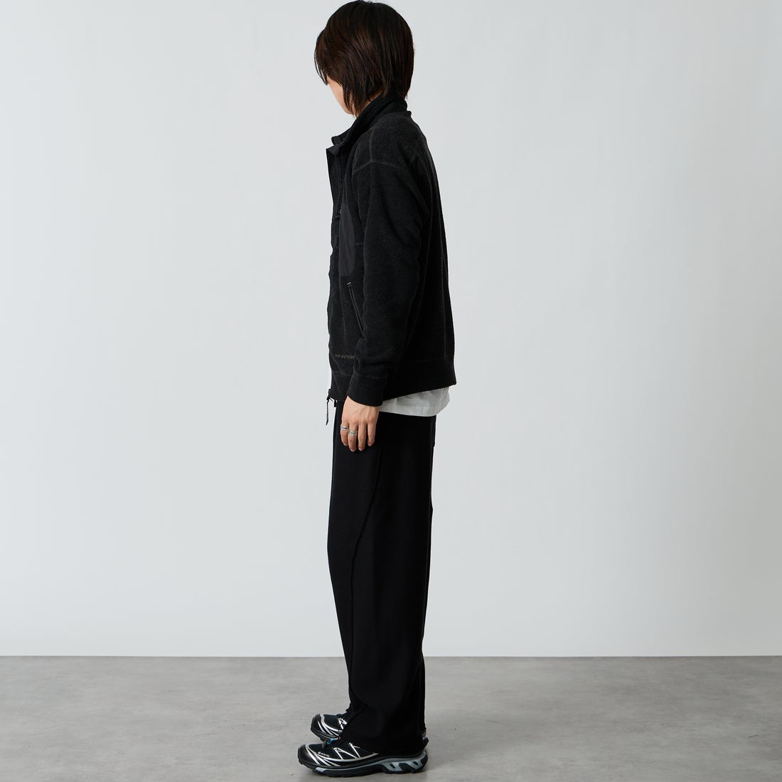 and wander [アンドワンダー] PEウォームパイル スタンドカラージップジャケット [5746284082] BLACK &&モデル身長：177cm 着用サイズ：M&&