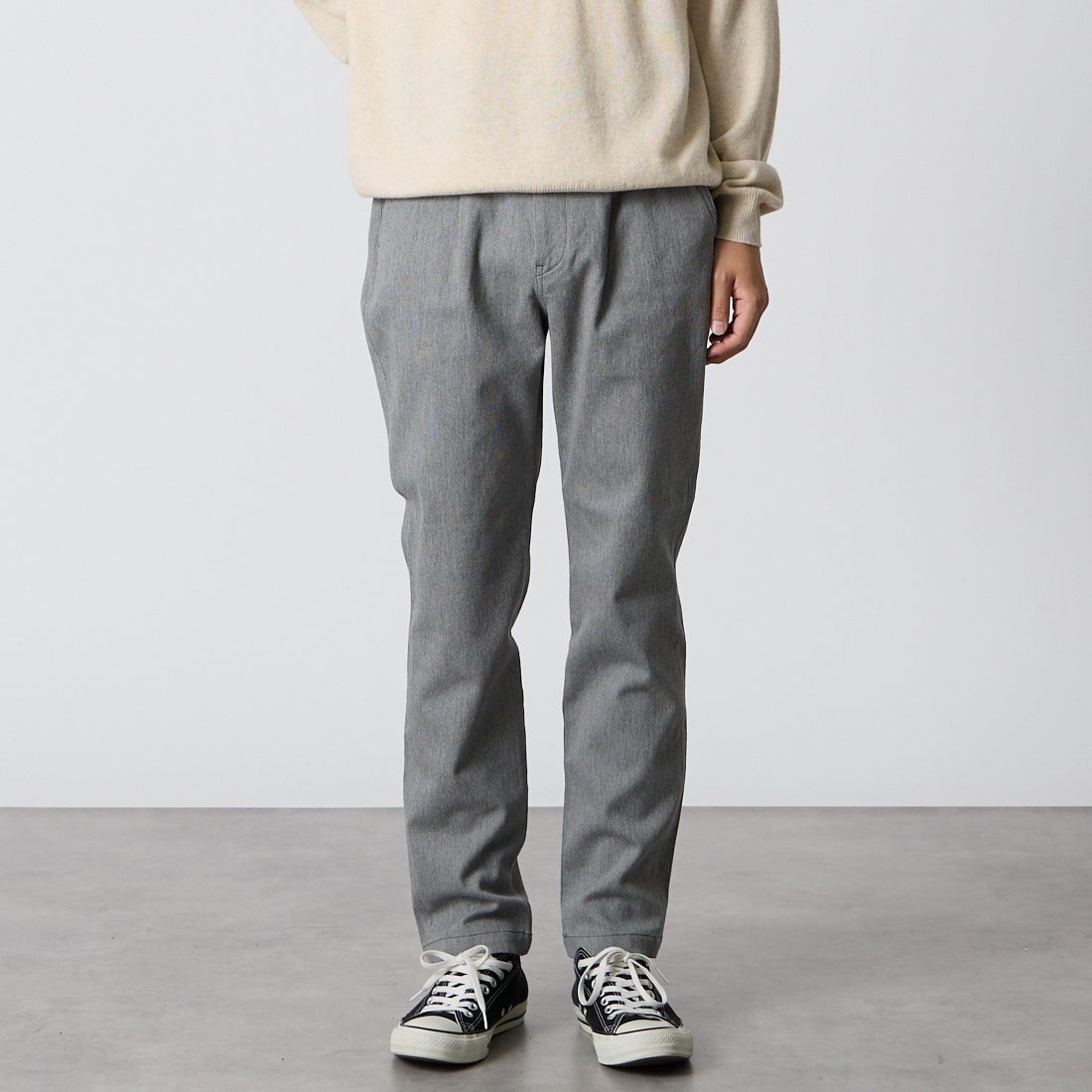 Jeans Factory Clothes [ジーンズファクトリークローズ] ソフトサーモコードストレッチ 1Pイージートラウザー [JFC-264-054] 64 GRY &&モデル身長：175cm 着用サイズ：M&&
