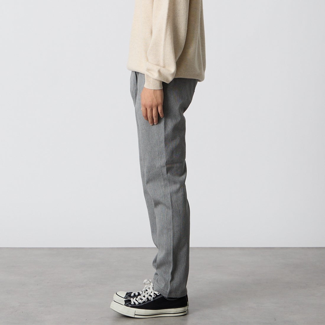 Jeans Factory Clothes [ジーンズファクトリークローズ] ソフトサーモコードストレッチ 1Pイージートラウザー [JFC-264-054] 64 GRY &&モデル身長：175cm 着用サイズ：M&&