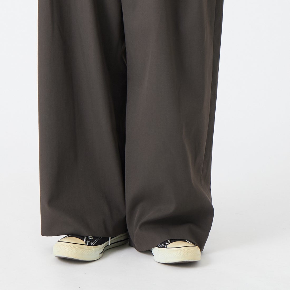 Jeans Factory Clothes [ジーンズファクトリークローズ] マルーデコットンチノクロス タックワイドパンツ [LWJF-01] 10 CHA &&モデル身長：162cm 着用サイズ：36&&