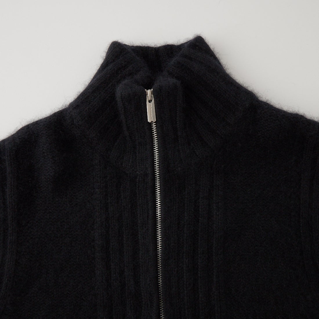 White Mountaineering [ホワイトマウンテニアリング] ラクーンドライバーズニットブルゾン [WM2673605] BLACK