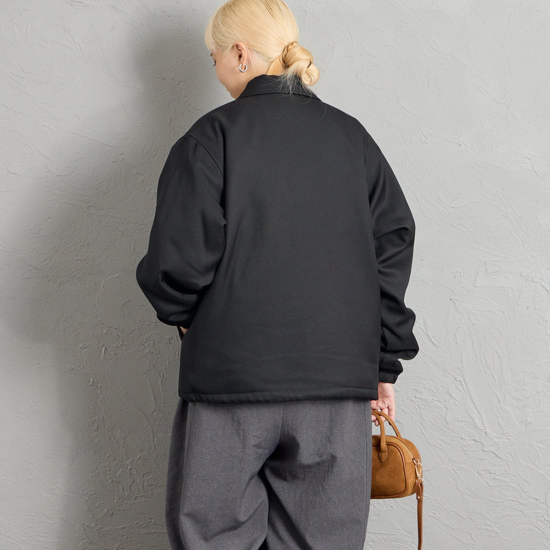 FRED PERRY [フレッドペリー] 別注 パデッドボタン 中綿ジャケット [FPM-26A-003JF] BLACK/DARK &&モデル身長：156cm 着用サイズ：S&&