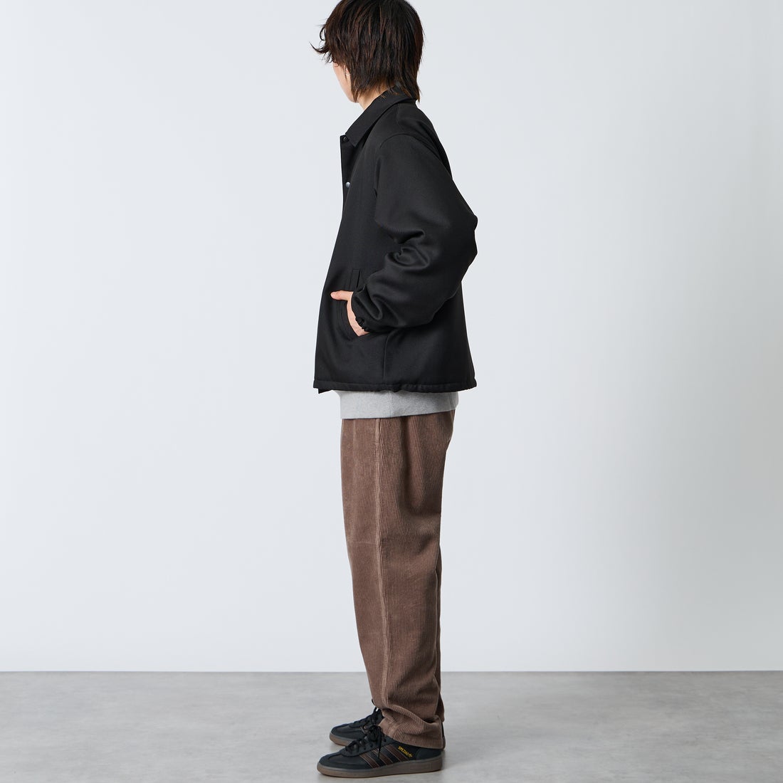 FRED PERRY [フレッドペリー] 別注 パデッドボタン 中綿ジャケット [FPM-26A-003JF] BLACK/DARK &&モデル身長：177cm 着用サイズ：L&&