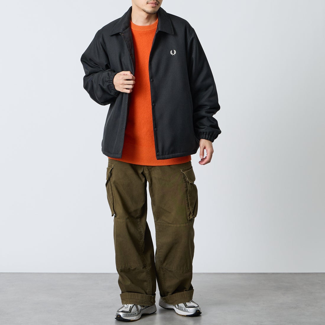 FRED PERRY [フレッドペリー] 別注 パデッドボタン 中綿ジャケット [FPM-26A-003JF] CHACOAL MA &&モデル身長：168cm 着用サイズ：L&&