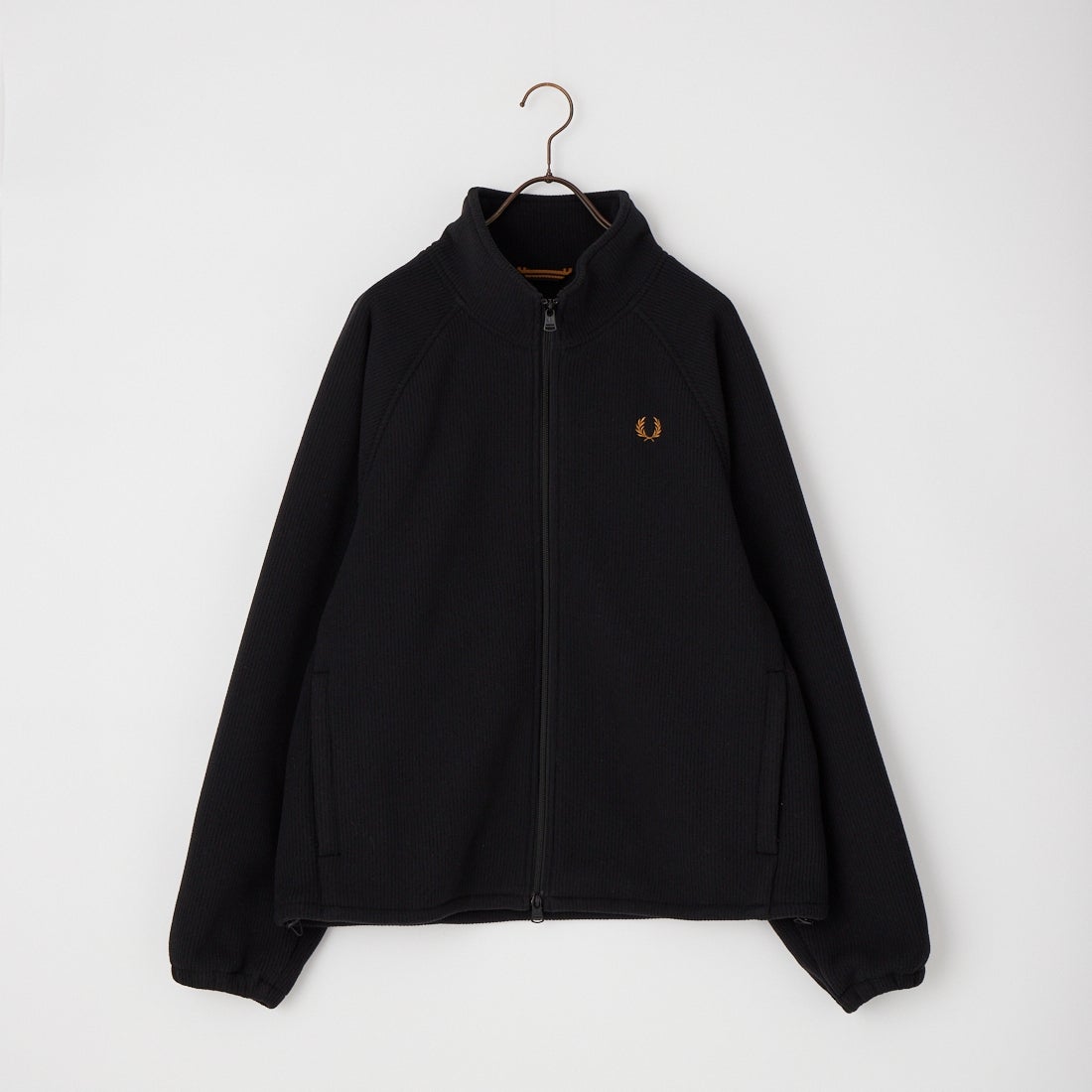 BLACK/DARK