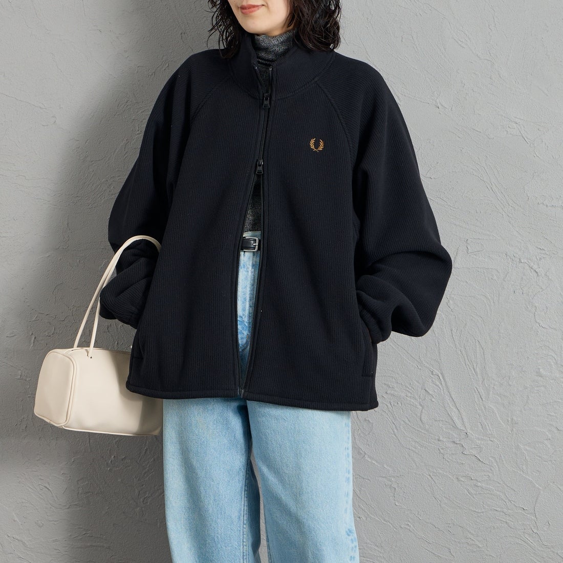 FRED PERRY [フレッドペリー] 別注 コード フリースジャケット [FPM-26A-005JF] BLACK/DARK &&モデル身長：160cm 着用サイズ：S&&