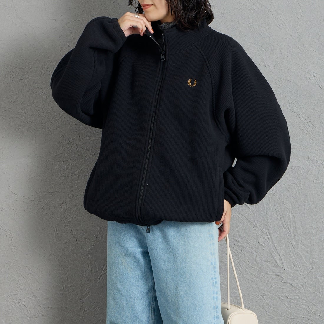 FRED PERRY [フレッドペリー] 別注 コード フリースジャケット [FPM-26A-005JF] BLACK/DARK &&モデル身長：160cm 着用サイズ：S&&