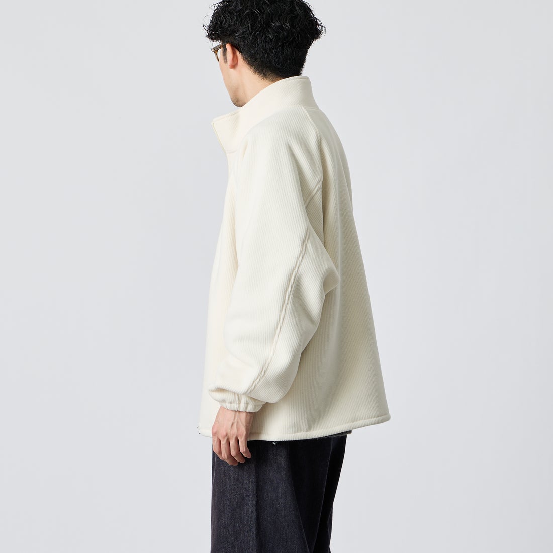 FRED PERRY [フレッドペリー] 別注 コード フリースジャケット [FPM-26A-005JF] ECRU/NIGHT &&モデル身長：168cm 着用サイズ：L&&