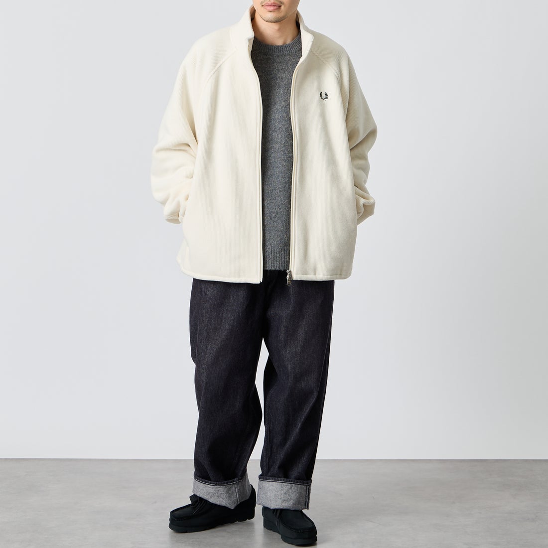 FRED PERRY [フレッドペリー] 別注 コード フリースジャケット [FPM-26A-005JF] ECRU/NIGHT &&モデル身長：168cm 着用サイズ：L&&