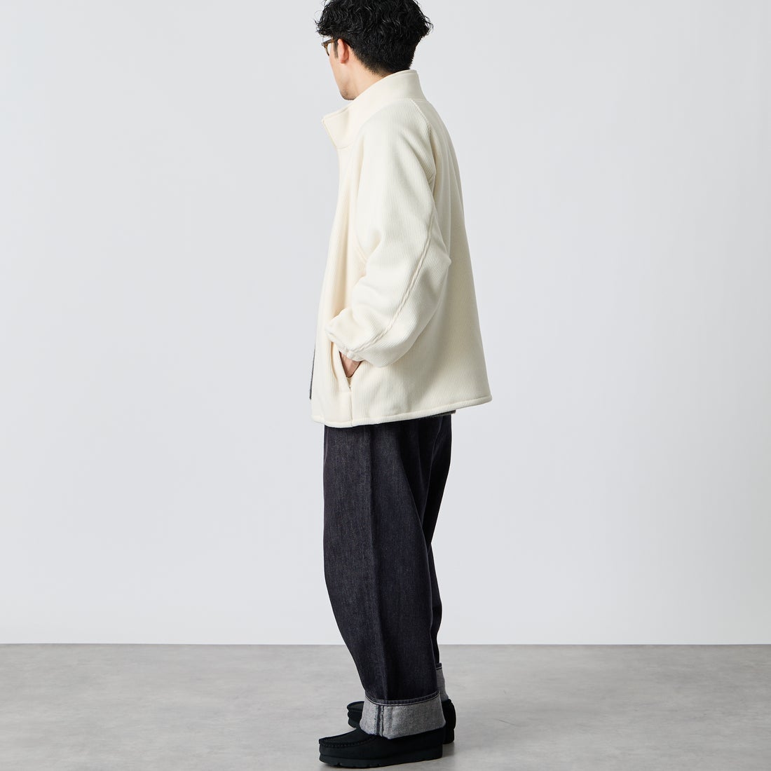 FRED PERRY [フレッドペリー] 別注 コード フリースジャケット [FPM-26A-005JF] ECRU/NIGHT &&モデル身長：168cm 着用サイズ：L&&