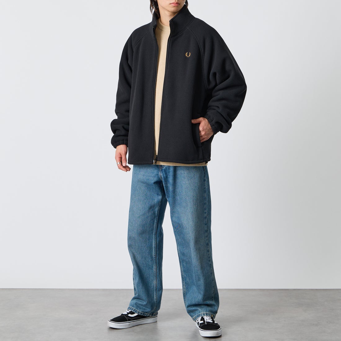 FRED PERRY [フレッドペリー] 別注 コード フリースジャケット [FPM-26A-005JF] BLACK/DARK &&モデル身長：177cm 着用サイズ：L&&
