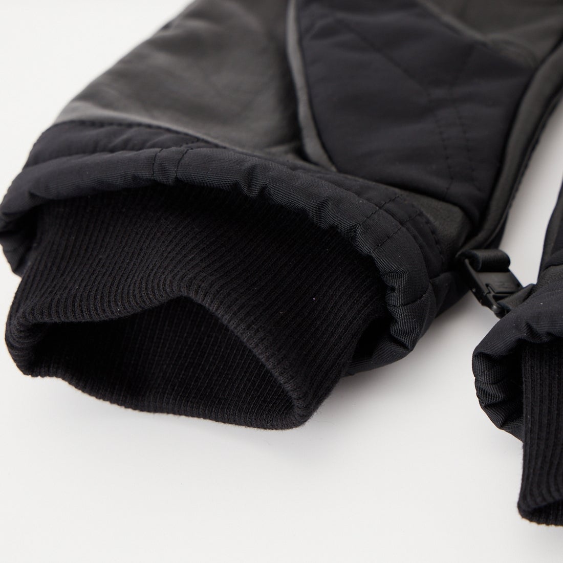 White Mountaineering [ホワイトマウンテニアリング] レザー&キルトナイロングローブ [WM2673803] BLACK