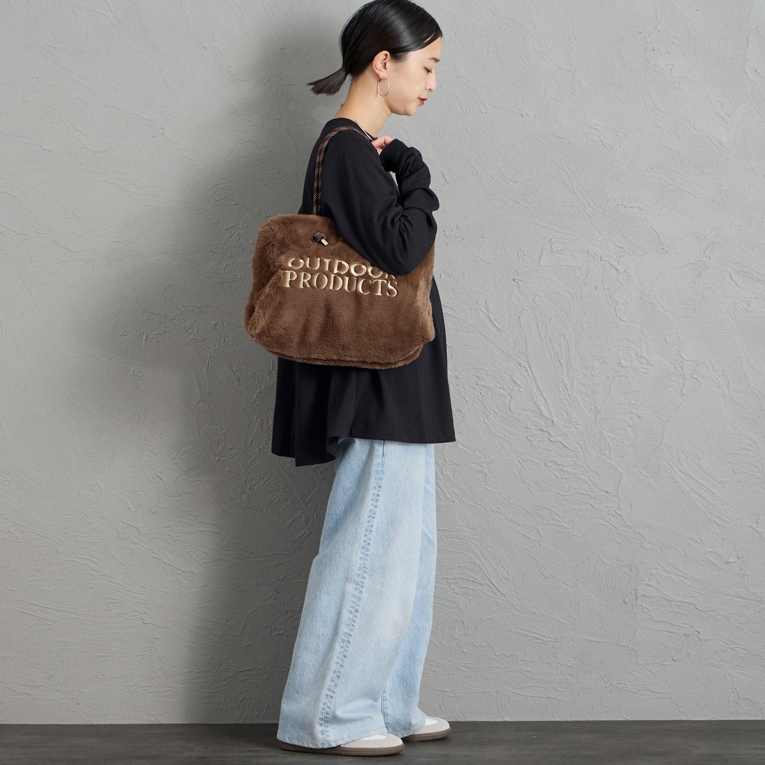 OUTDOOR PRODUCTS [アウトドアプロダクツ] シャーリングショルダーバッグ [BR-OUT-26AW16] BROWN