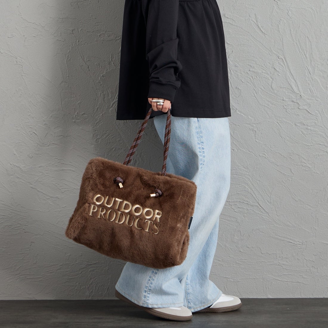 OUTDOOR PRODUCTS [アウトドアプロダクツ] シャーリングショルダーバッグ [BR-OUT-26AW16] BROWN
