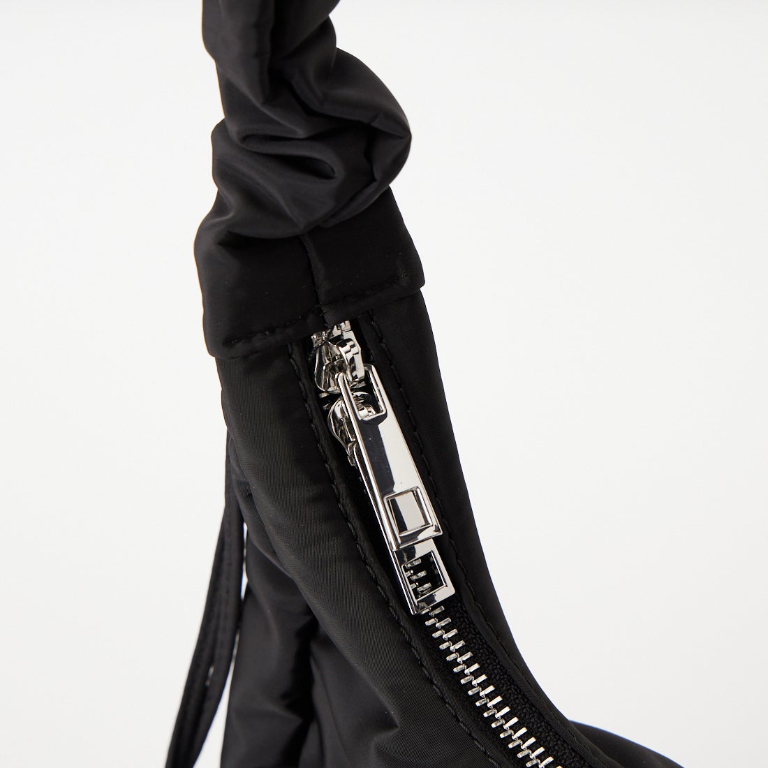 OUTDOOR PRODUCTS [アウトドアプロダクツ] エッグショルダーバッグ [BR-OUT-26AW13] BLACK