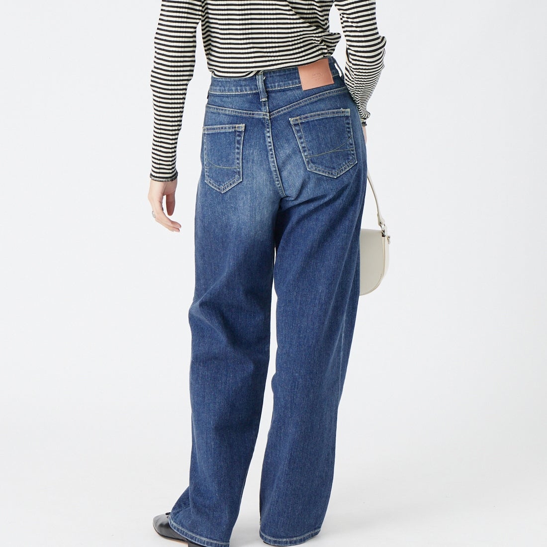 SOMETHING [サムシング] ELSA NOUVEAU ルーズストレートデニムパンツ [STG15] 36 M.DARK &&モデル身長：162cm 着用サイズ：XS&&