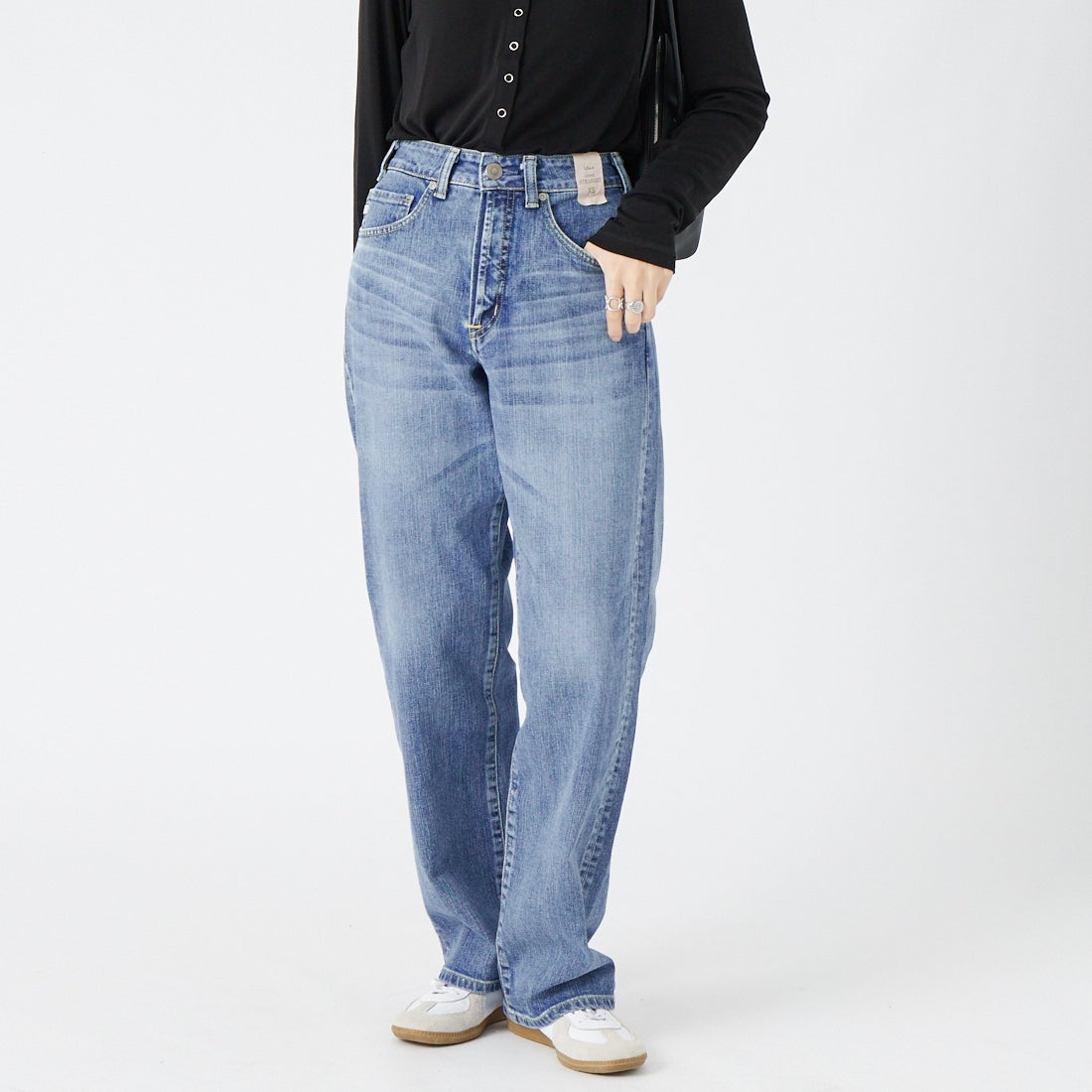 SOMETHING [サムシング] ELSA NOUVEAU ルーズストレートデニムパンツ [STG15] 56 L.BLUE &&モデル身長：162cm 着用サイズ：XS&&