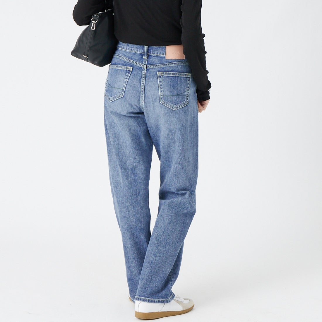 SOMETHING [サムシング] ELSA NOUVEAU ルーズストレートデニムパンツ [STG15] 56 L.BLUE &&モデル身長：162cm 着用サイズ：XS&&