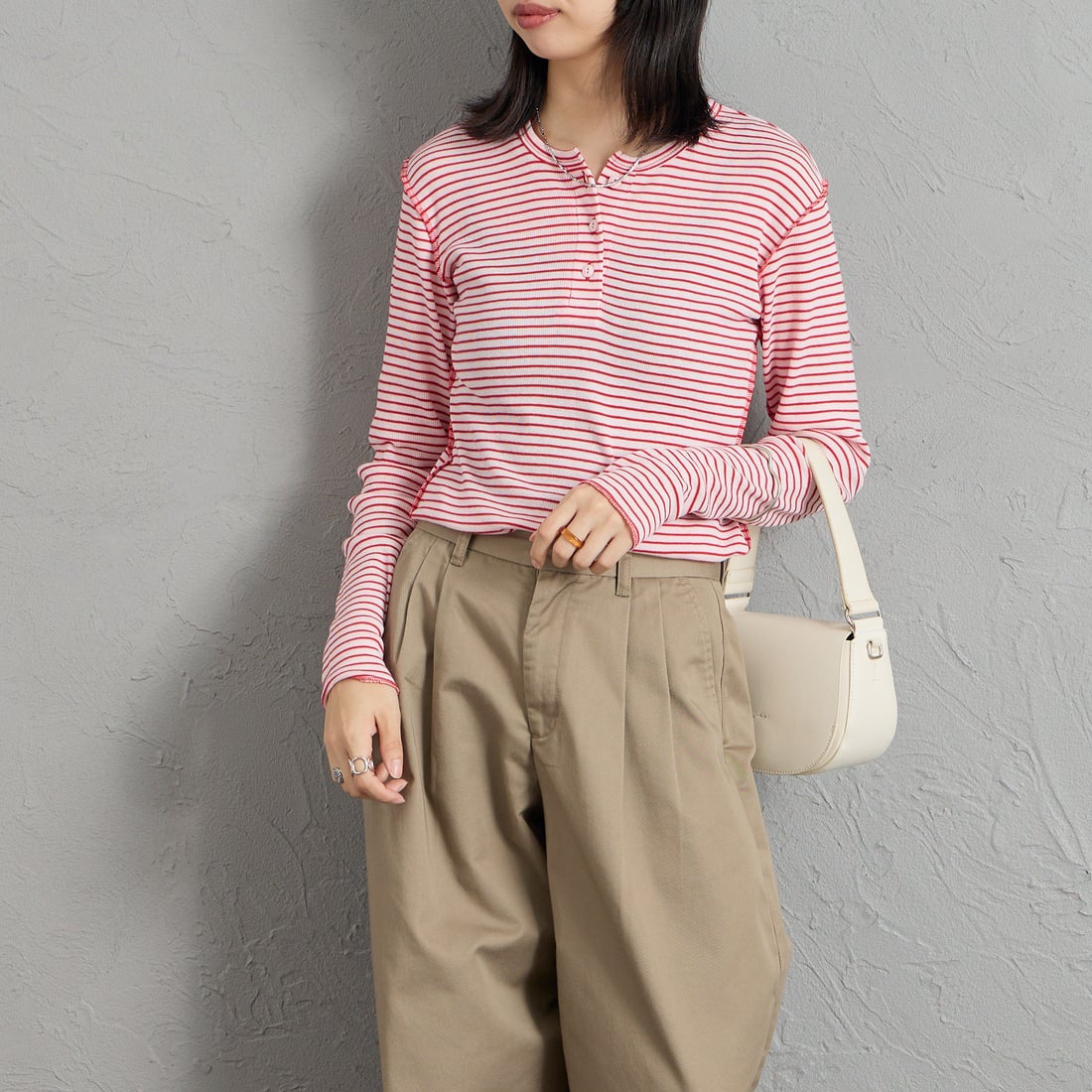 MEYAME [メヤメ] ボーダーソフトリブ ヘンリーネックプルオーバー [MEY-2503] PINK/RED &&モデル身長：162cm 着用サイズ：F&&