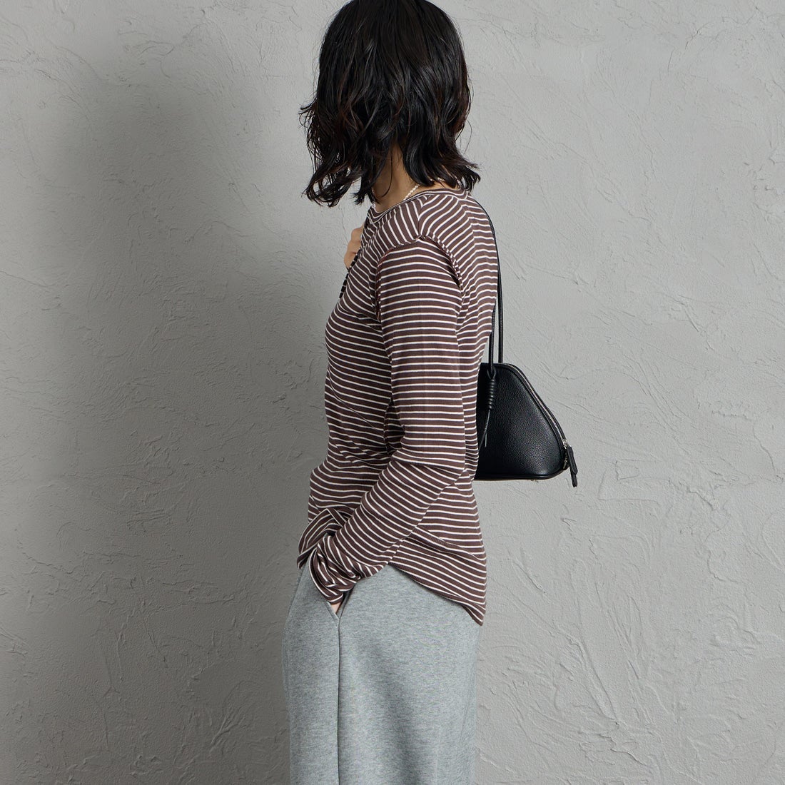 MEYAME [メヤメ] ボーダーソフトリブ ヘンリーネックプルオーバー [MEY-2503] BROWN/PINK &&モデル身長：160cm 着用サイズ：F&&