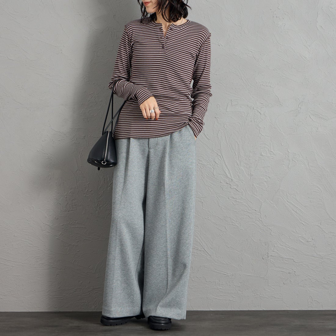MEYAME [メヤメ] ボーダーソフトリブ ヘンリーネックプルオーバー [MEY-2503] BROWN/PINK &&モデル身長：160cm 着用サイズ：F&&