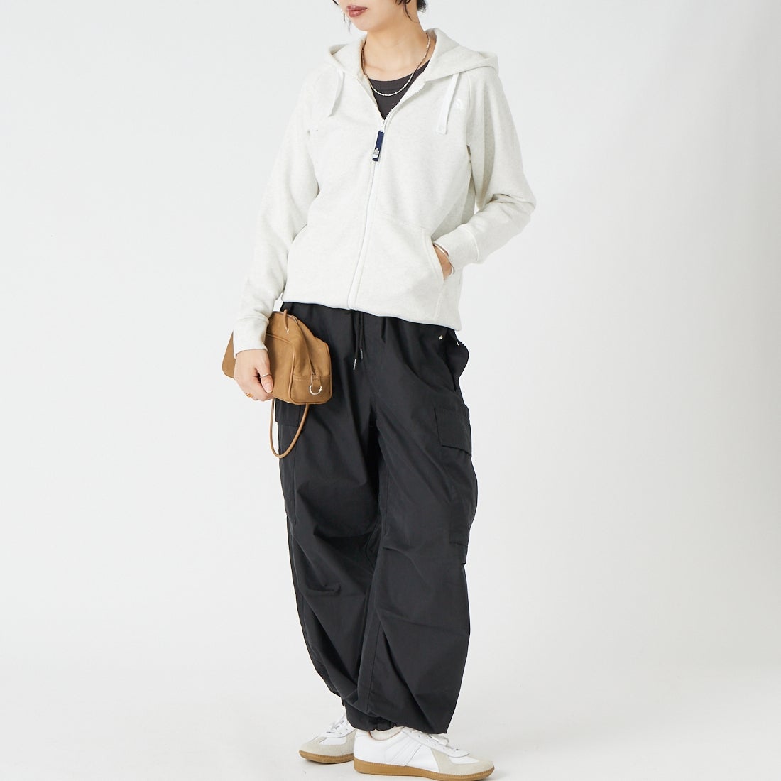 THE NORTH FACE [ザ ノースフェイス] リアビューフルジップフーディ [NTW62640] WX &&モデル身長：162cm 着用サイズ：M&&