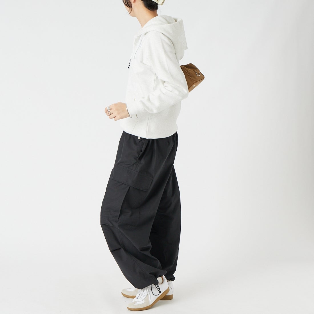 THE NORTH FACE [ザ ノースフェイス] リアビューフルジップフーディ [NTW62640] WX &&モデル身長：162cm 着用サイズ：M&&